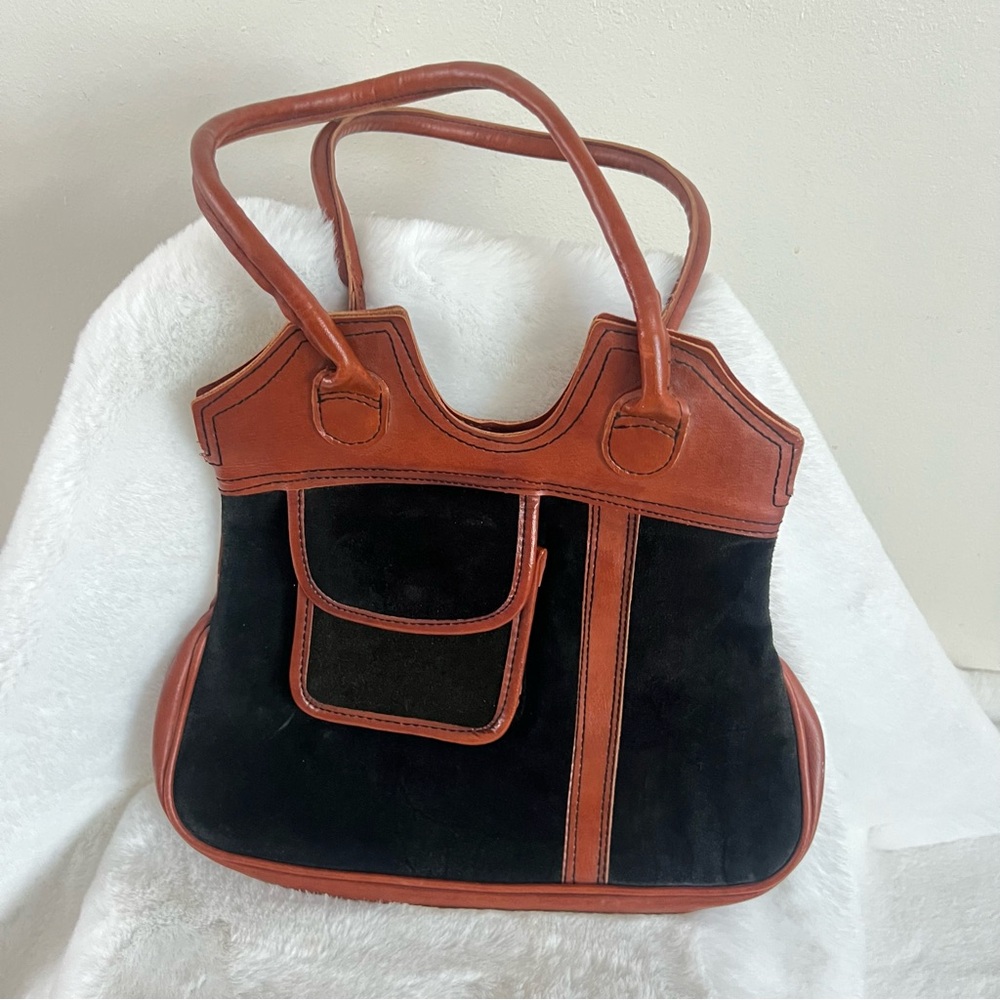 Chic Black and Tan Women's Shoulder Bag